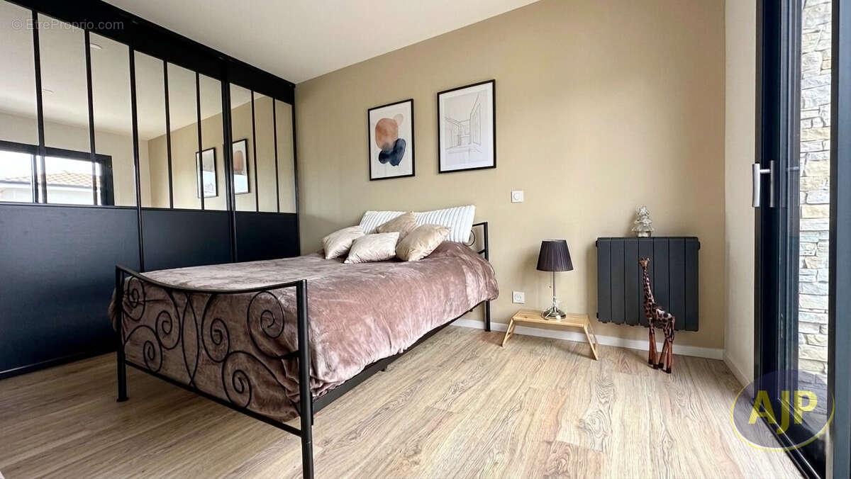 Maison avec piscine, sans entretien à Lamarque! - photo 5