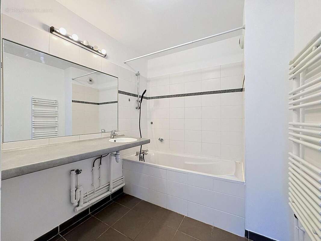   - Appartement à LILLE