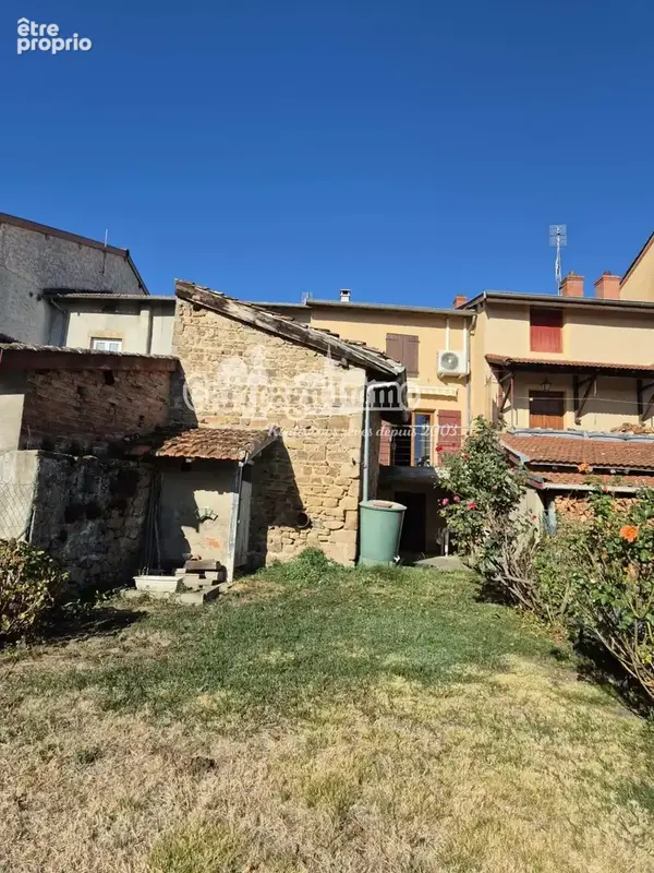 Charmante maison de village avec terrasse, terrain et dépendances - photo 9