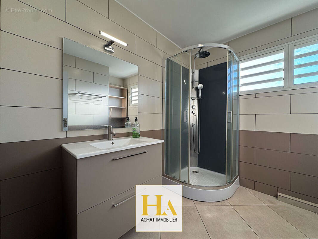 Appartement à SAINT-DENIS