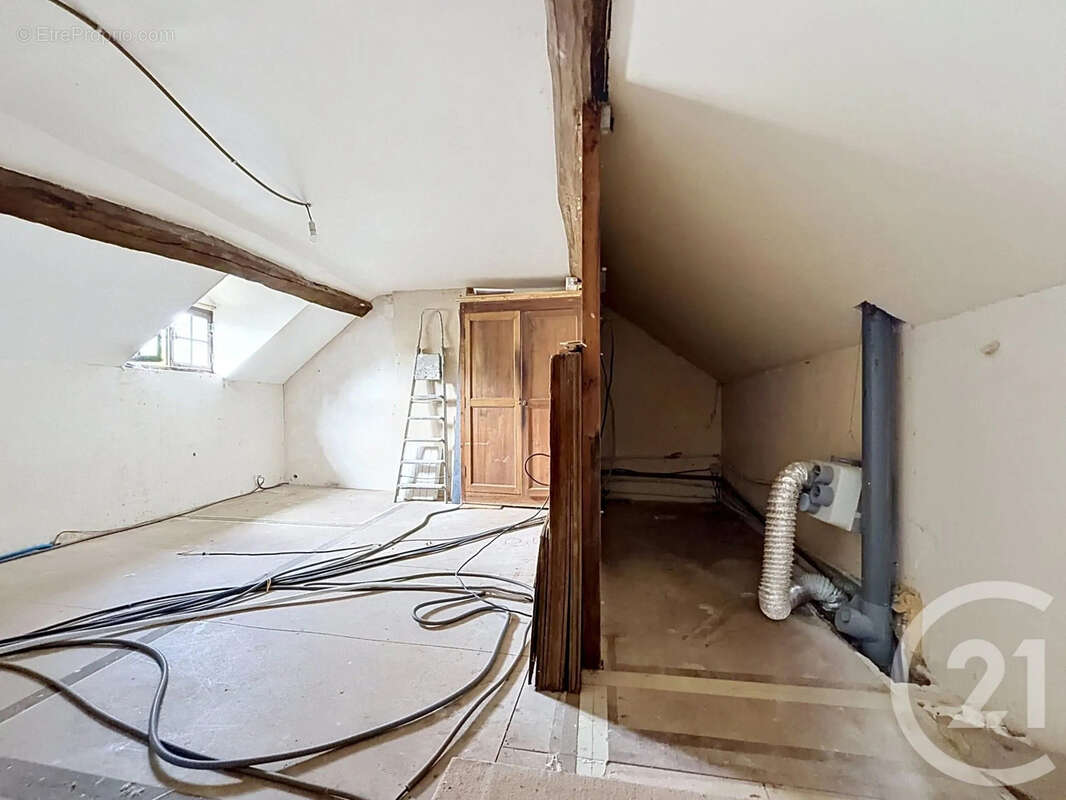 Maison à LA CHAPELLE-RABLAIS
