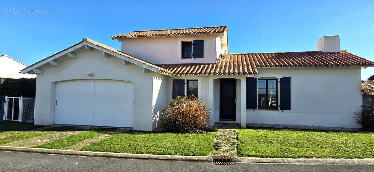 Maison à L&#039;AIGUILLON-SUR-VIE