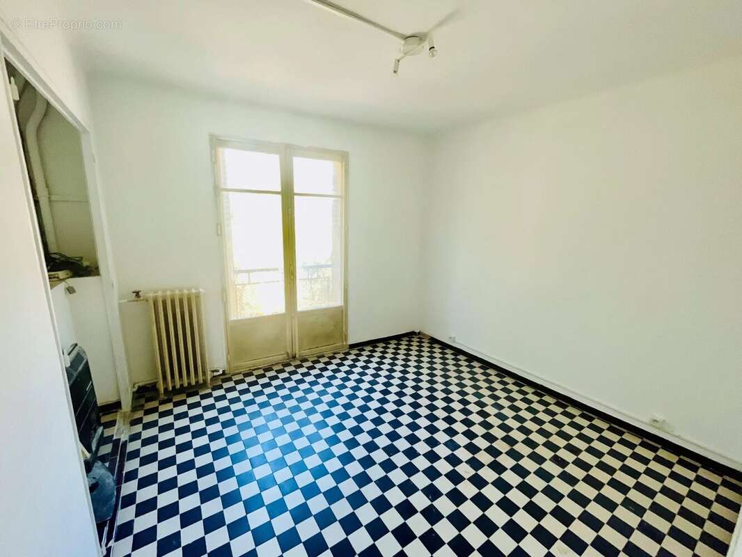 Appartement à MARSEILLE-5E