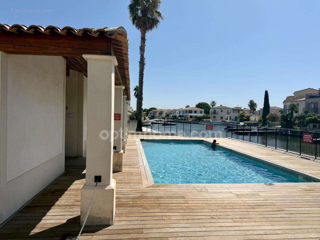 Aigues-Mortes – Marina 3 pièces entièrement rénovée avec poste d'amarrage - photo 2