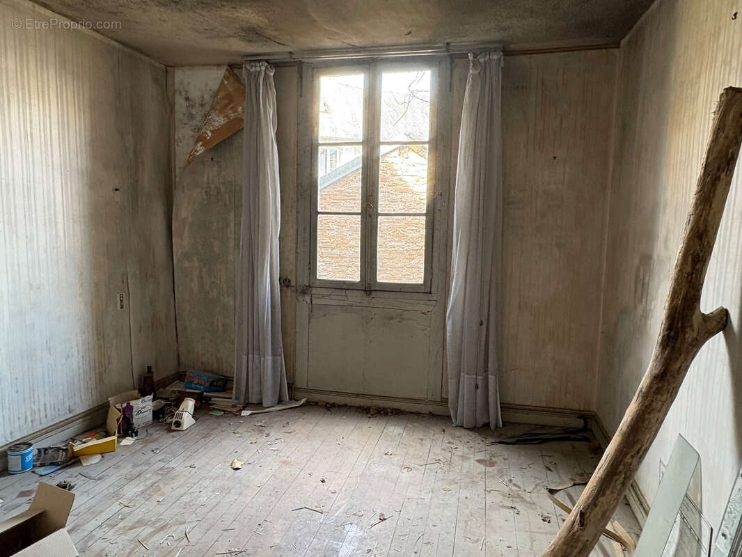 Appartement à SAINT-YRIEIX-LA-PERCHE