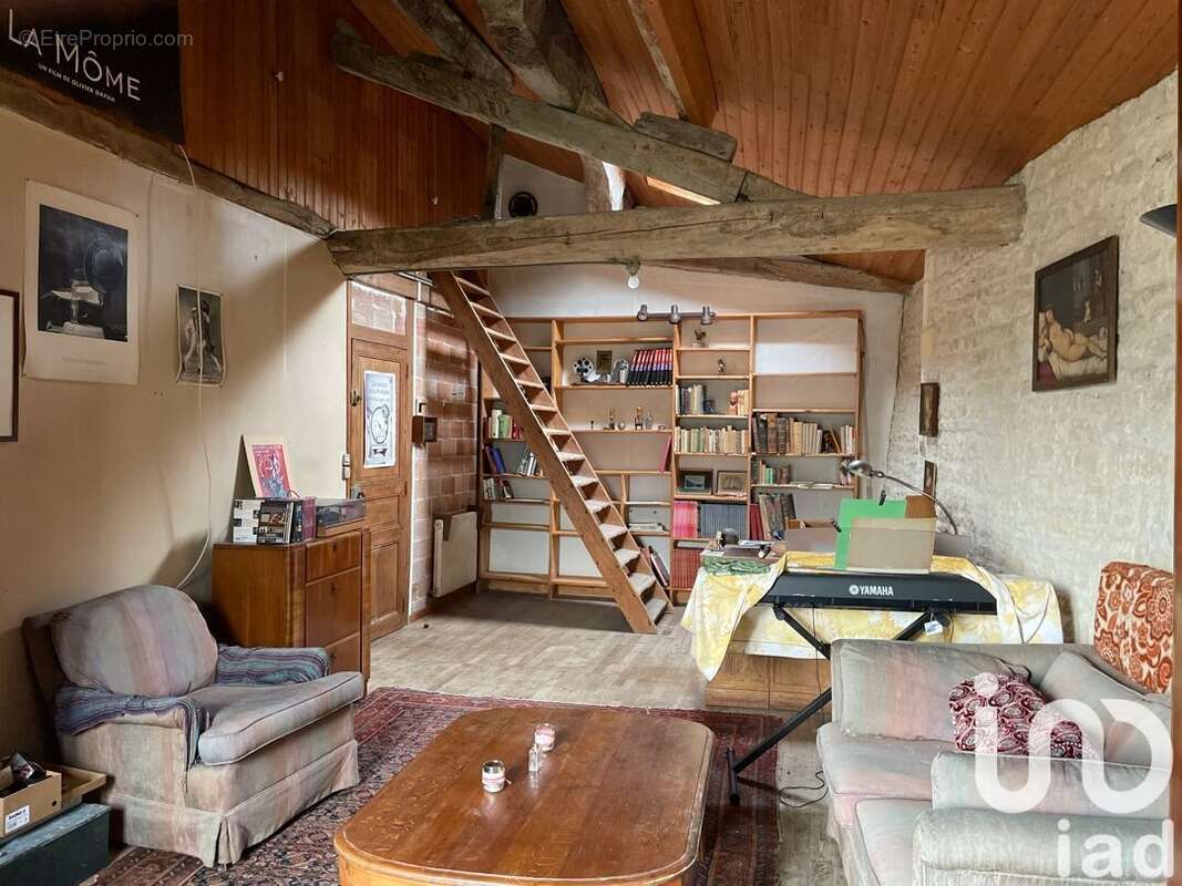 Maison 185 m² à Fontaine-Chalendray  - photo 6
