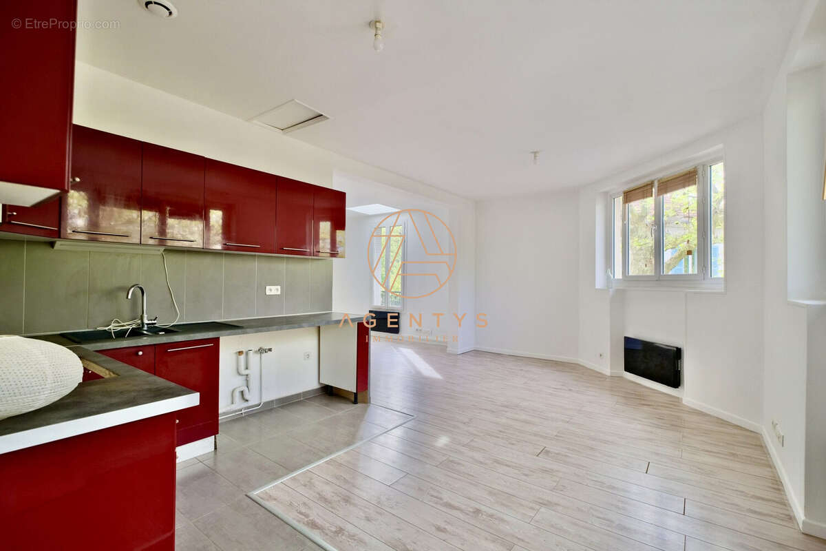 Appartement à SAINT-MAUR-DES-FOSSES