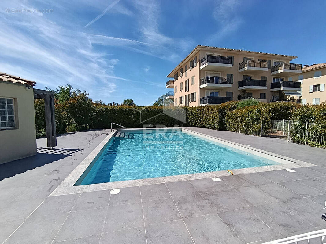 Appartement à LE MUY