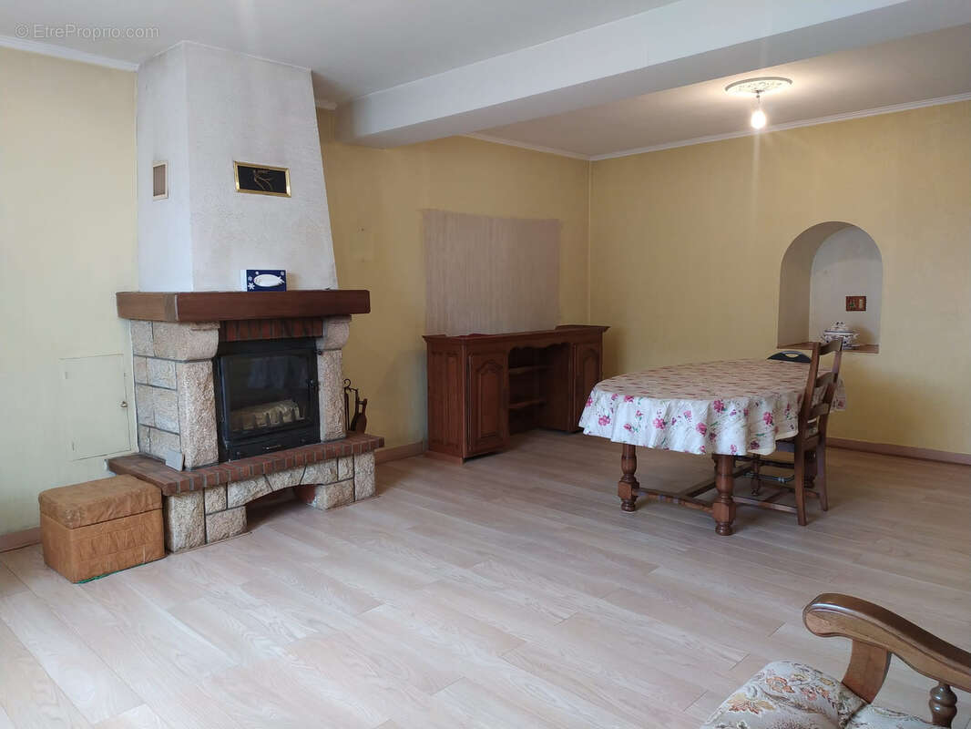 Maison à LE LOUROUX-BECONNAIS