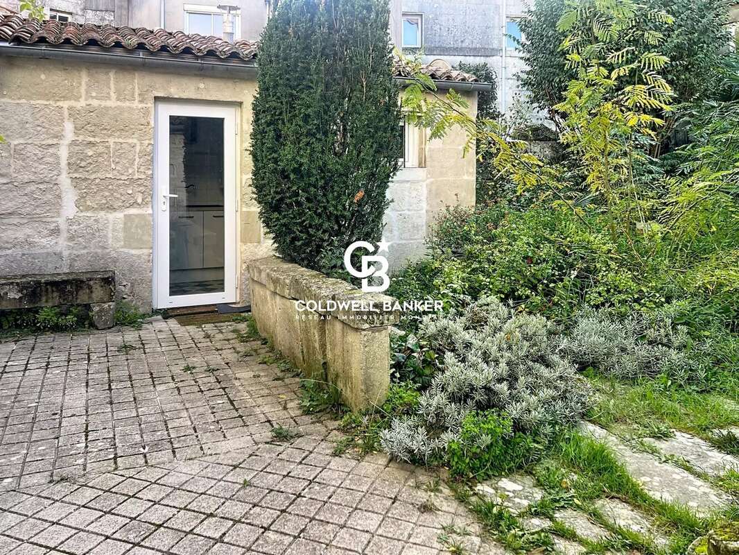 Appartement à SAINTES