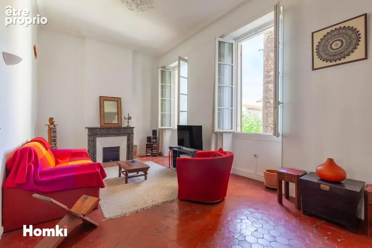 Appartement à MARSEILLE-1E
