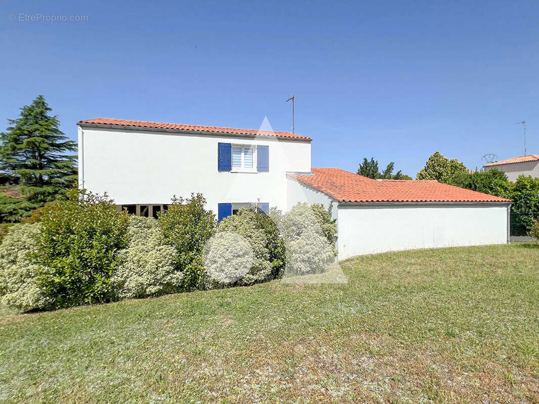 Maison familiale à Saintes 4 pièces 147 m2 - photo 8
