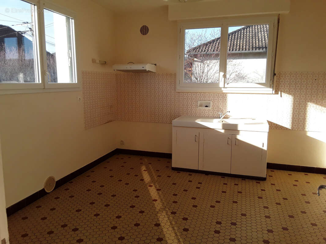 Maison à MONCEAUX-SUR-DORDOGNE