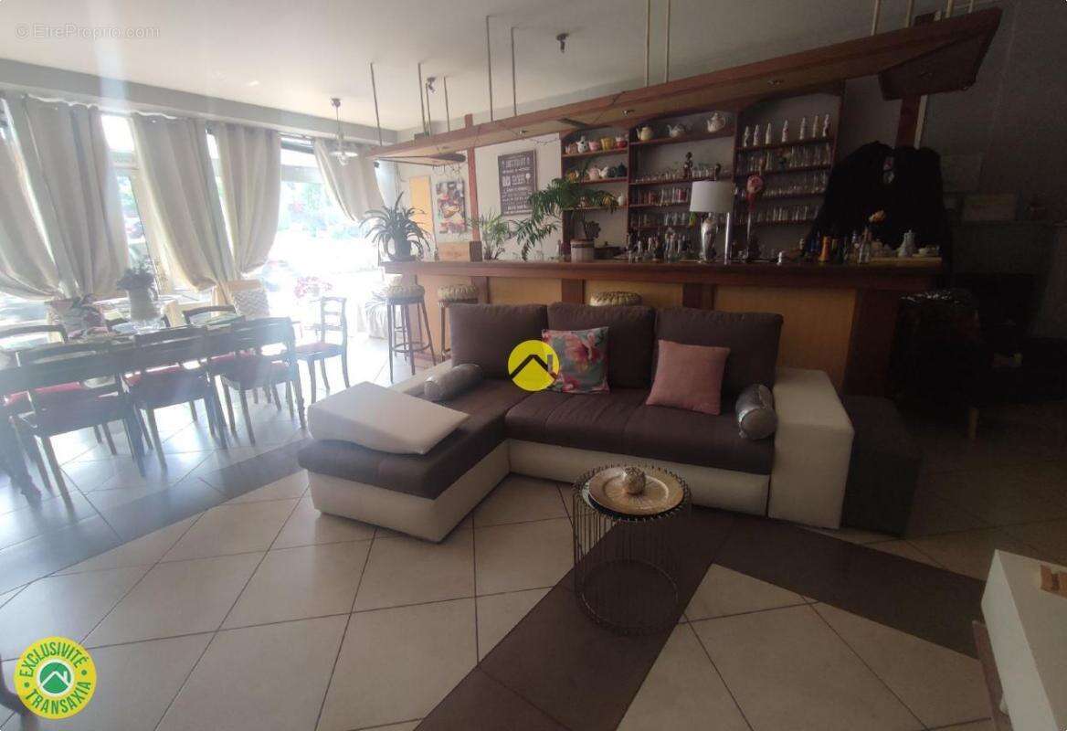Immeuble mixte/licence iv - photo 2