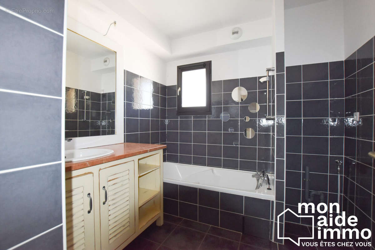 Appartement à BARAQUEVILLE