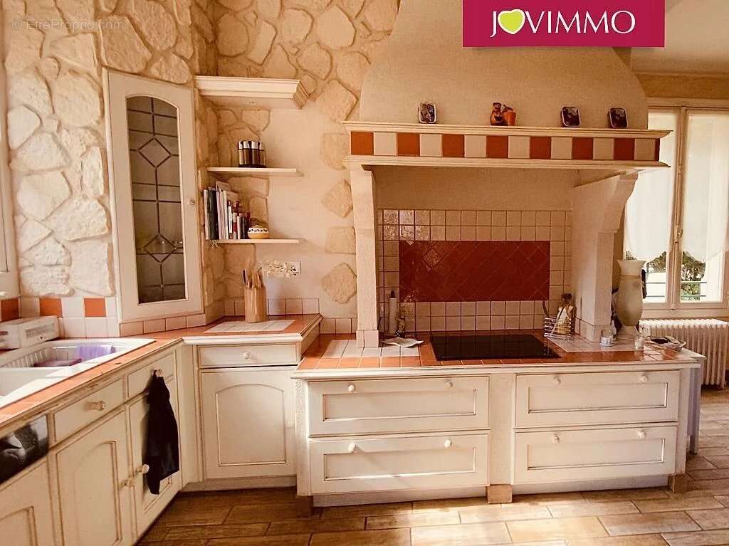 Maison à NERIS-LES-BAINS