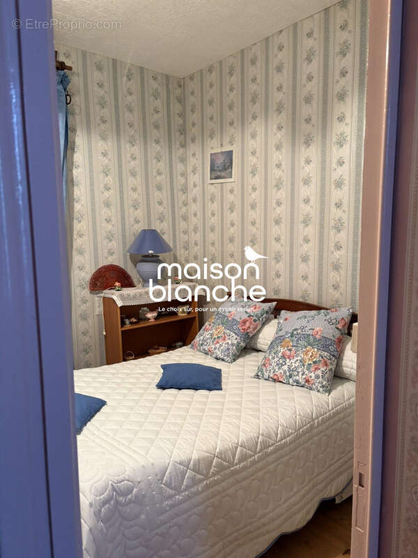 chambre 1 - Maison à SURGERES