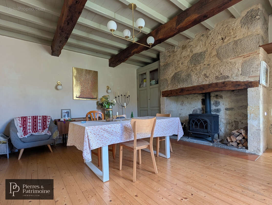 Maison à MONCRABEAU