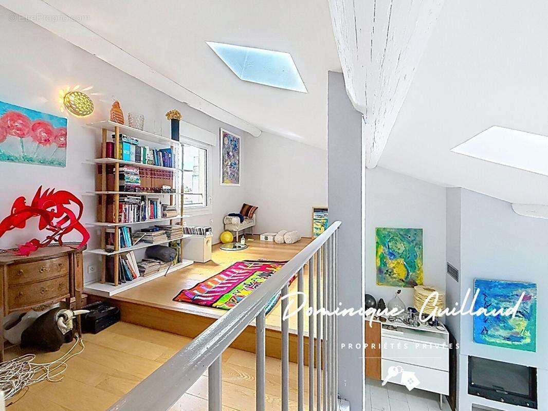 Nîmes Arènes -Duplex 5 piècès 173 m2 avec terrasse et loggia de 50m2 - photo 10