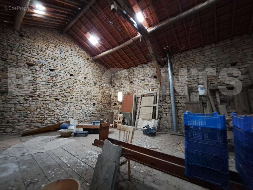 WhatsApp Image 2025-10-26 at 13 - Maison à BILLY-SOUS-MANGIENNES