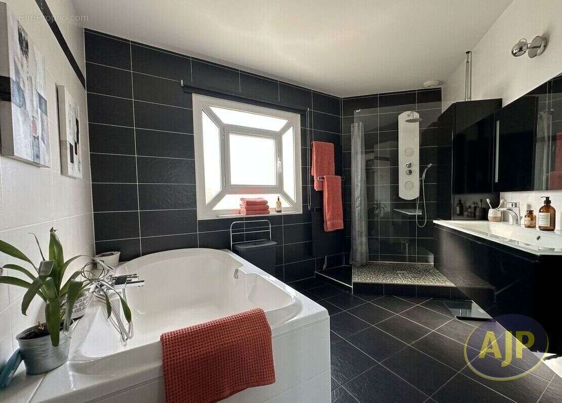 Maison à SAINT-LAURENT-MEDOC