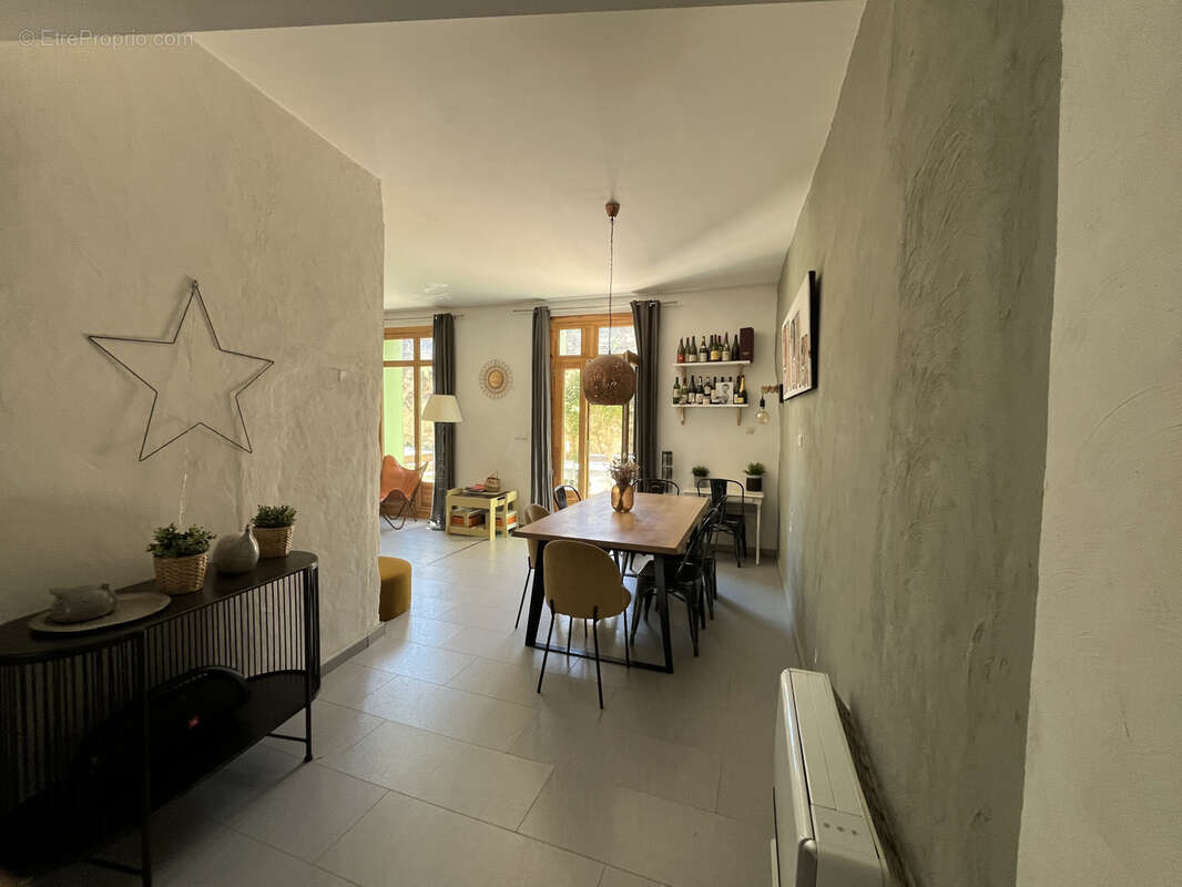 Maison à SAINT-QUENTIN-LA-POTERIE