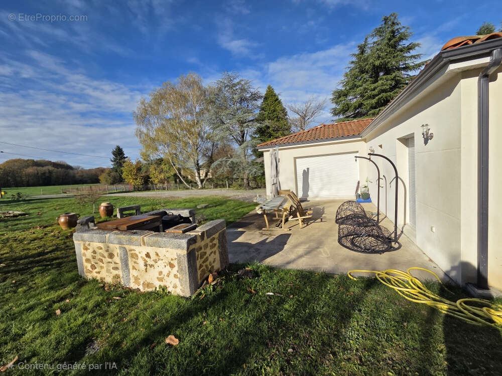 Maison à SAINT-PIERRE-DE-FURSAC