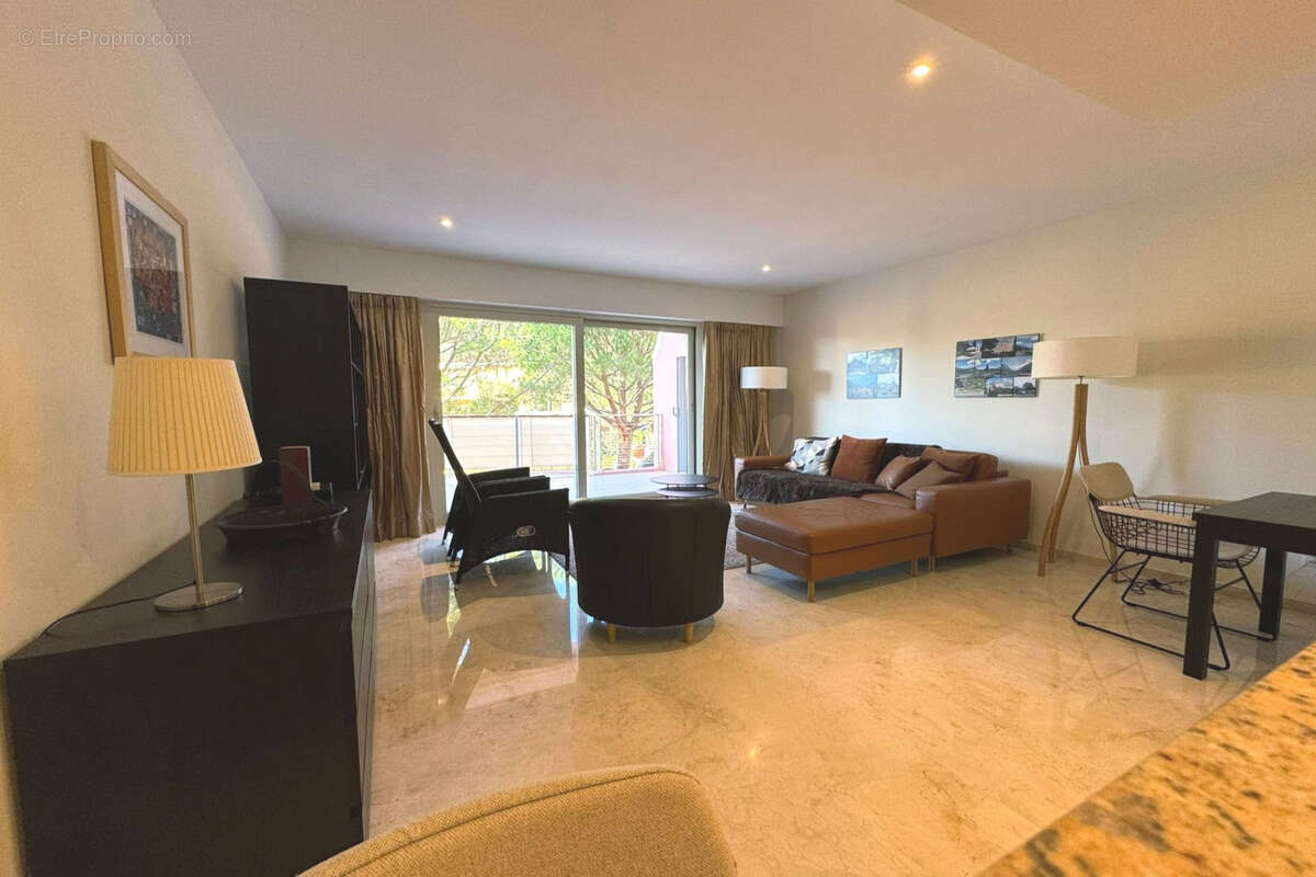 Appartement à THEOULE-SUR-MER