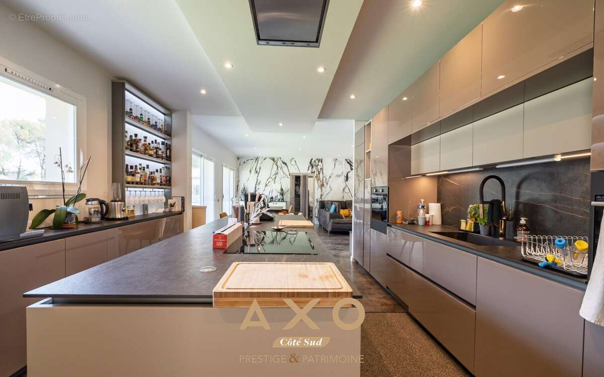 Mimet  propriété d'exception  360 m²  maison d'amis  piscine  parc de 8 000 m²  garage - vue sainte-victoire - 1 800 000 - photo 5
