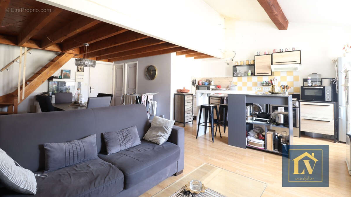 Appartement à PEZILLA-LA-RIVIERE