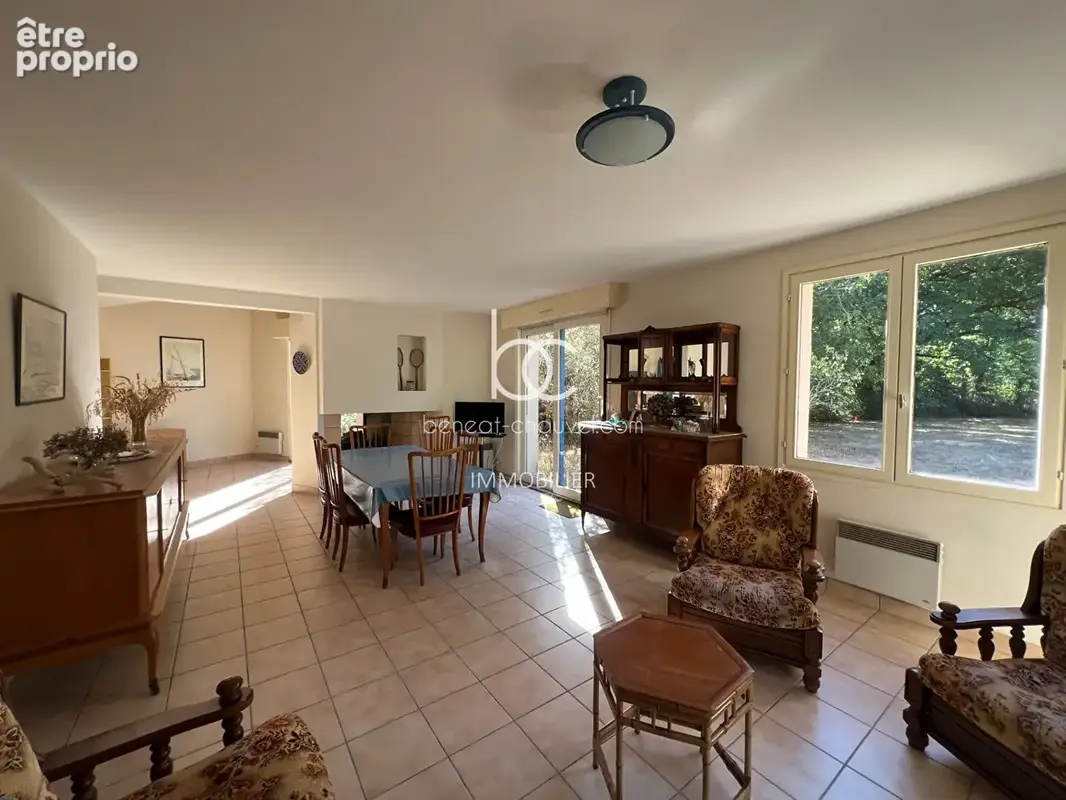 SARZEAU GOLFE - Maison familiale à vendre à BRILLAC  5 chambres et combles aménagés - photo 4