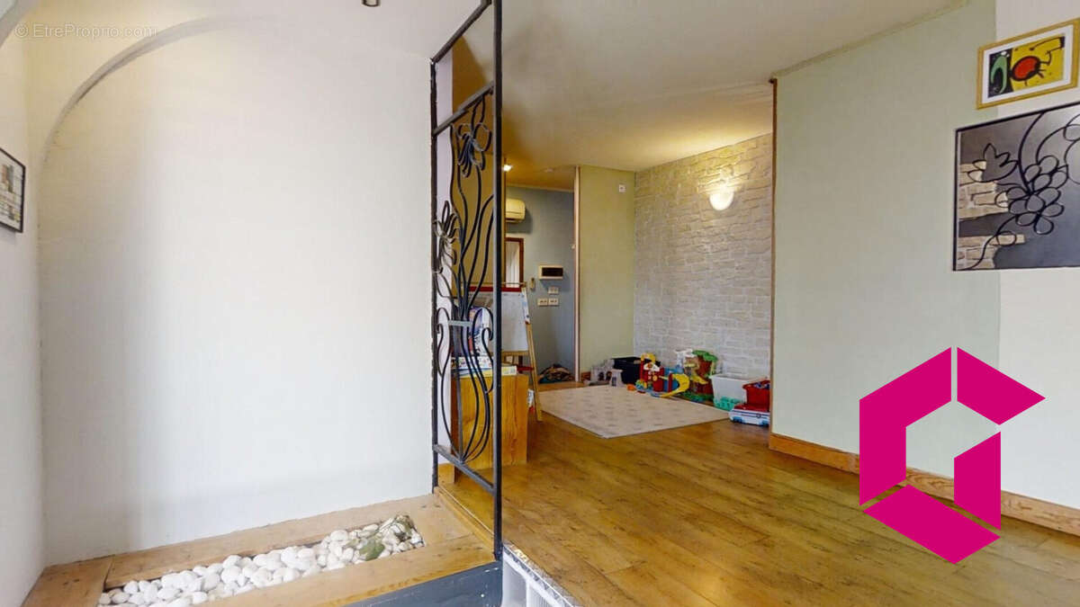 Maison à LE CHAMBON-SUR-LIGNON