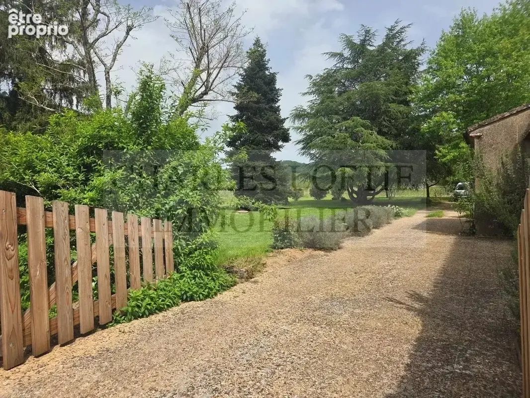 Maison et grange sur terrain de plus 6000 m² - photo 13