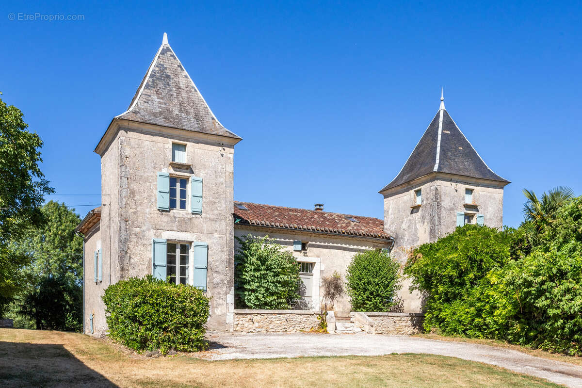 Maison de campagne avec piscine et grange - photo 9
