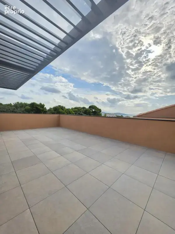 T4 dernier étage toit terrasse vue mer de 103m² - terrasse 70m² - photo 3
