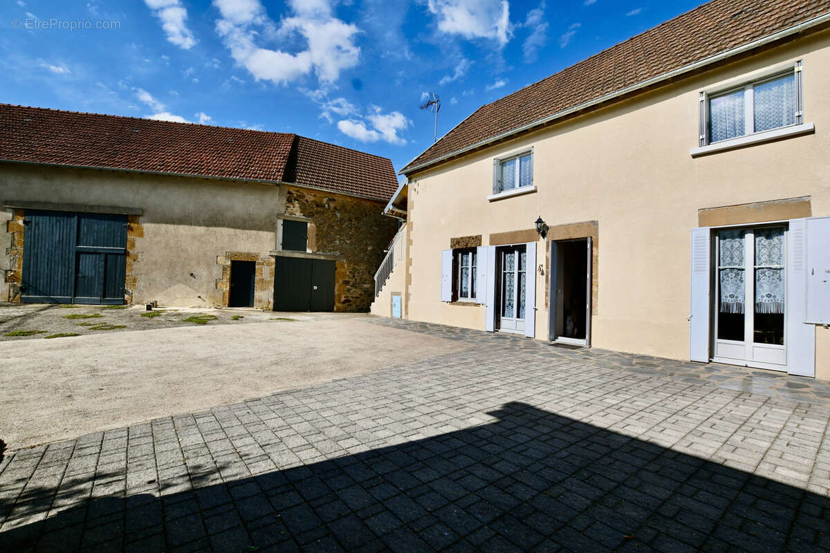 Maison à DOMECY-SUR-CURE