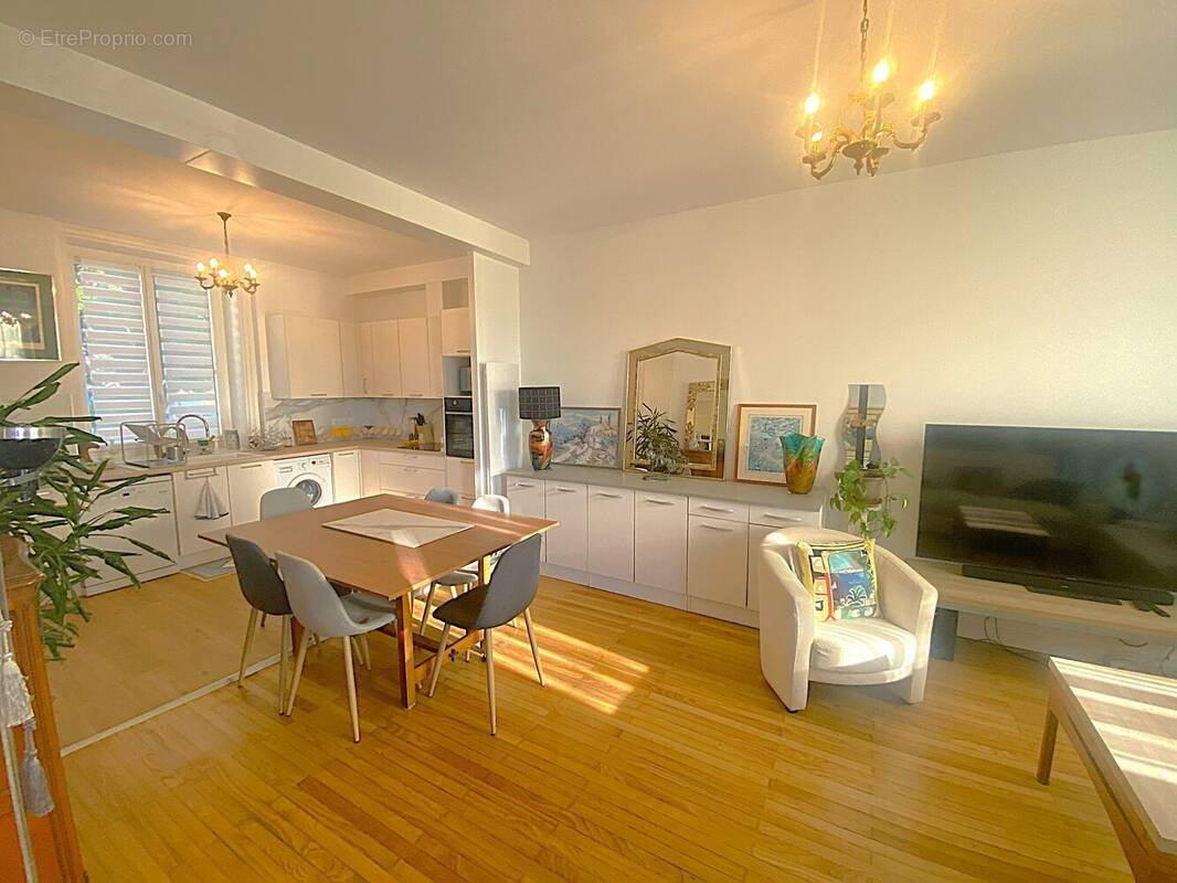Appartement à NEUVILLE-SUR-SAONE
