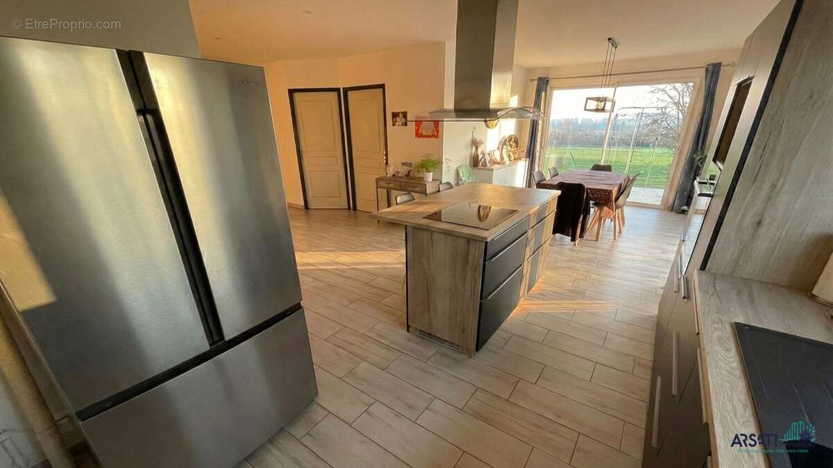 Maison à MEZIERES-SUR-COUESNON