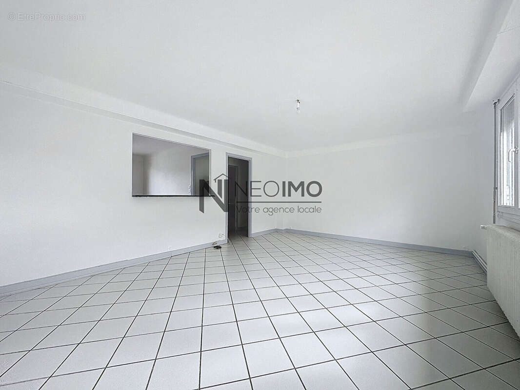 Appartement à NEUFCHATEAU