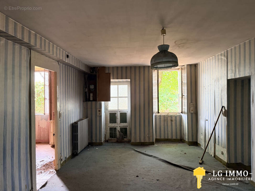 Maison Charentaise à rénover entièrement - photo 11