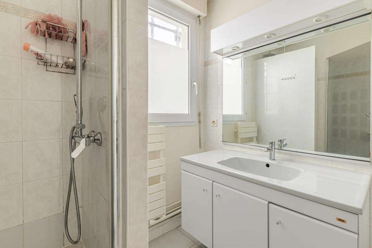 Appartement à ISSY-LES-MOULINEAUX