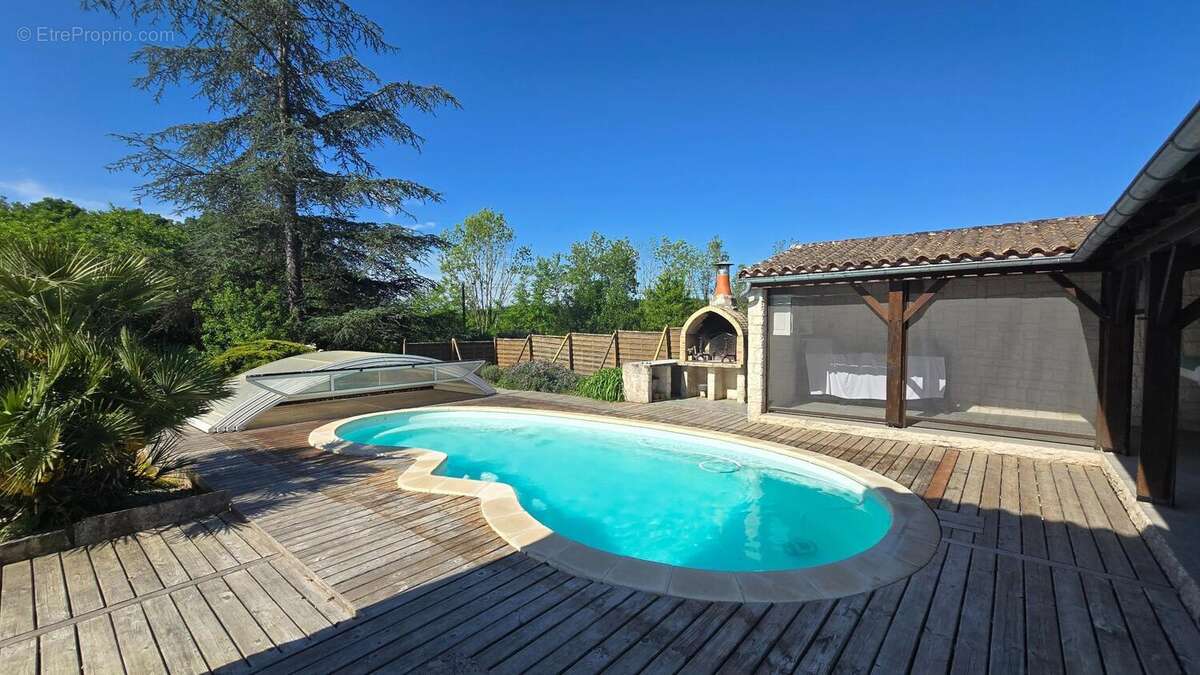 Maison 235 m² à Queaux  - photo 5