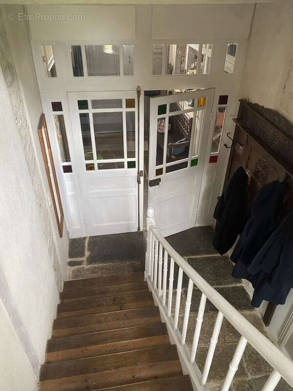 Maison 180 m² à Saint-Sauveur  - photo 8