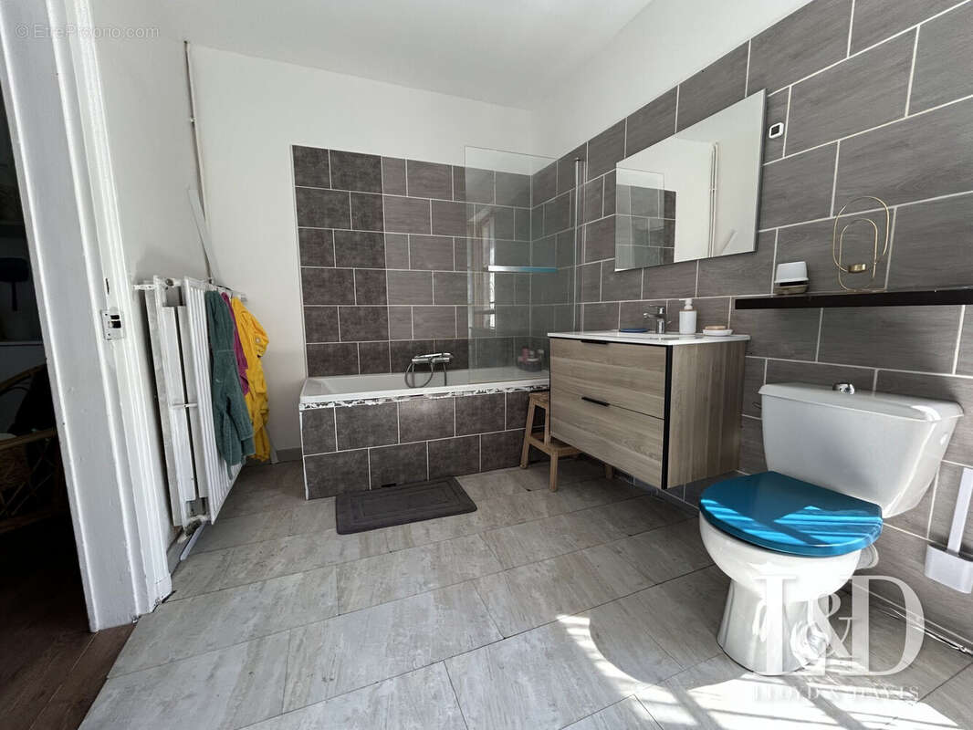 Salle de bains - Maison à VIERZY