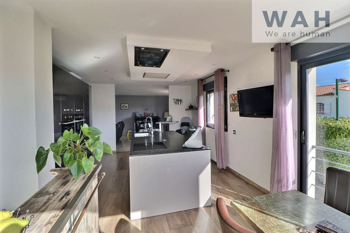 A vendre maison 5 pieces 130 m2 et appartement 2 pieces 68 m2 avec jardin et garage - photo 3