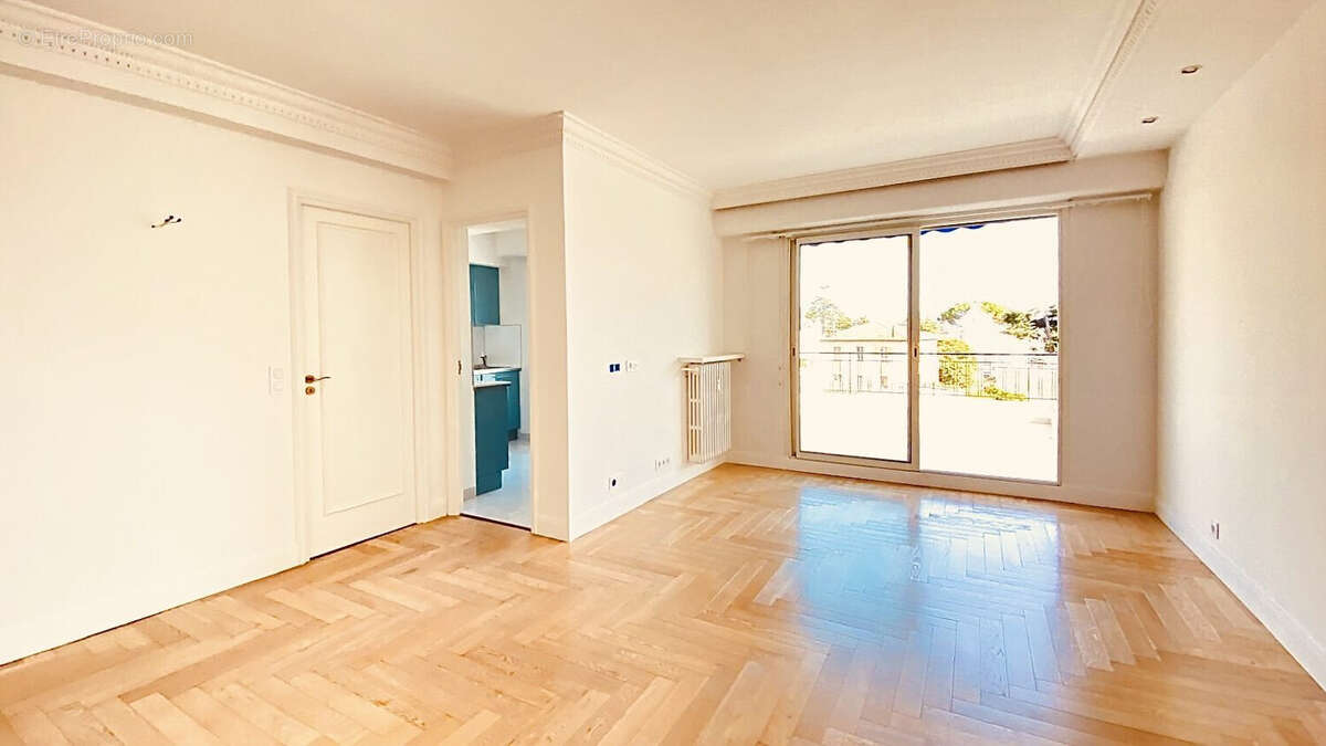 Séjour / Salle à manger - Appartement à NICE