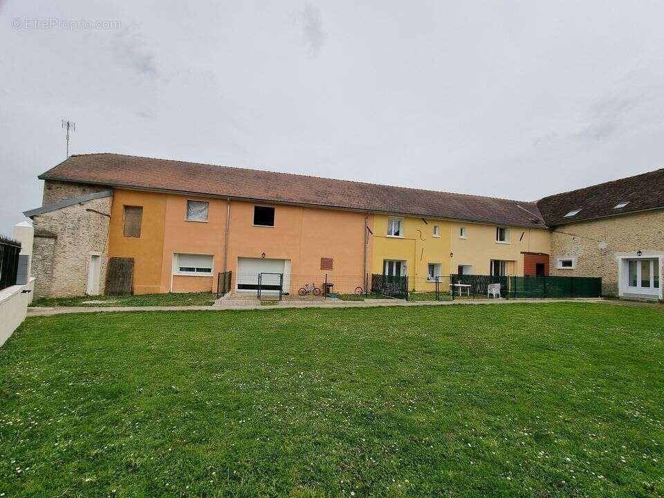 Appartement à LA CHAPELLE-MOUTILS