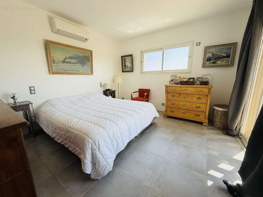 Maison 201 m² à Villeneuve-Les-Avignon  - photo 9