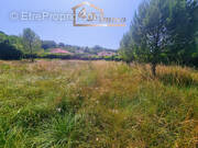 Terrain à SAINT-JEAN-DE-MARUEJOLS-ET-AVEJAN