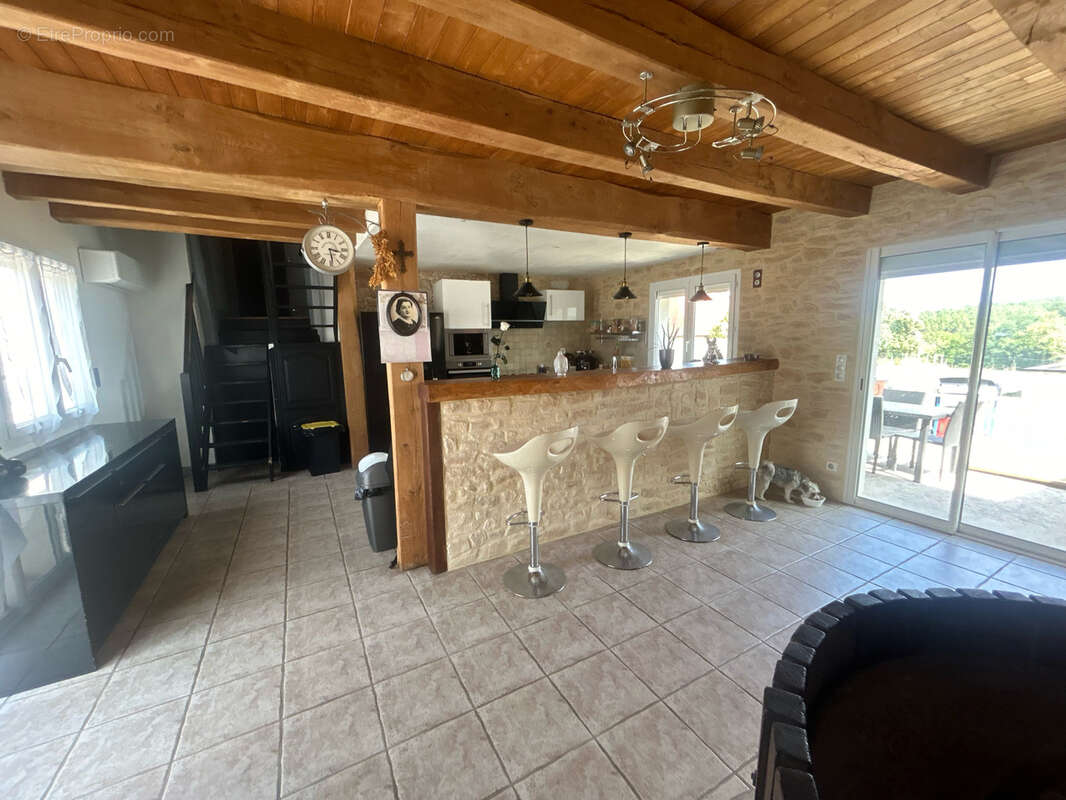 Grande maison familiale de 185 m2   À seulement 10 minutes de Périgueux est - photo 6
